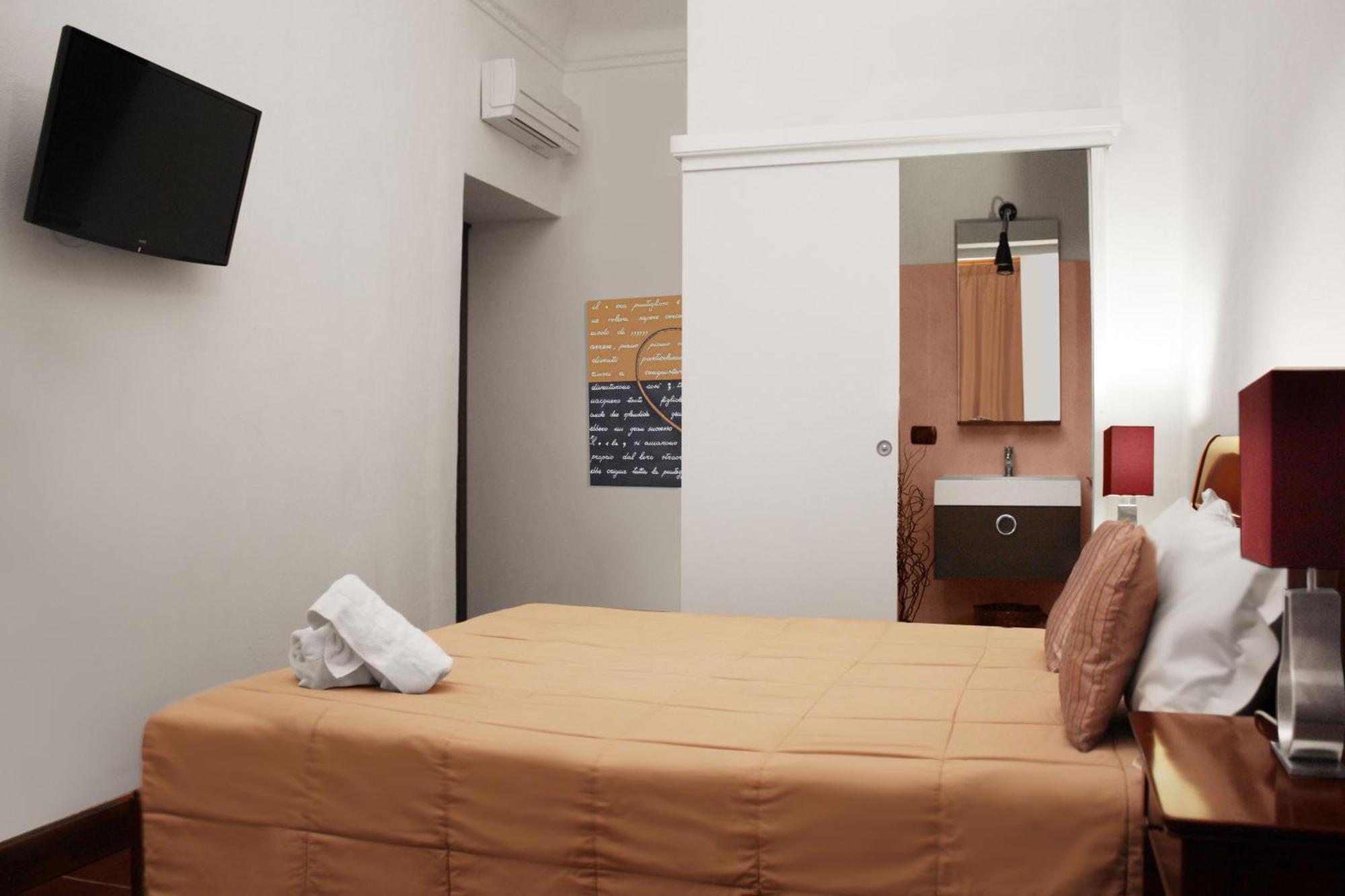 Classic Double Room,683687460:JPEG